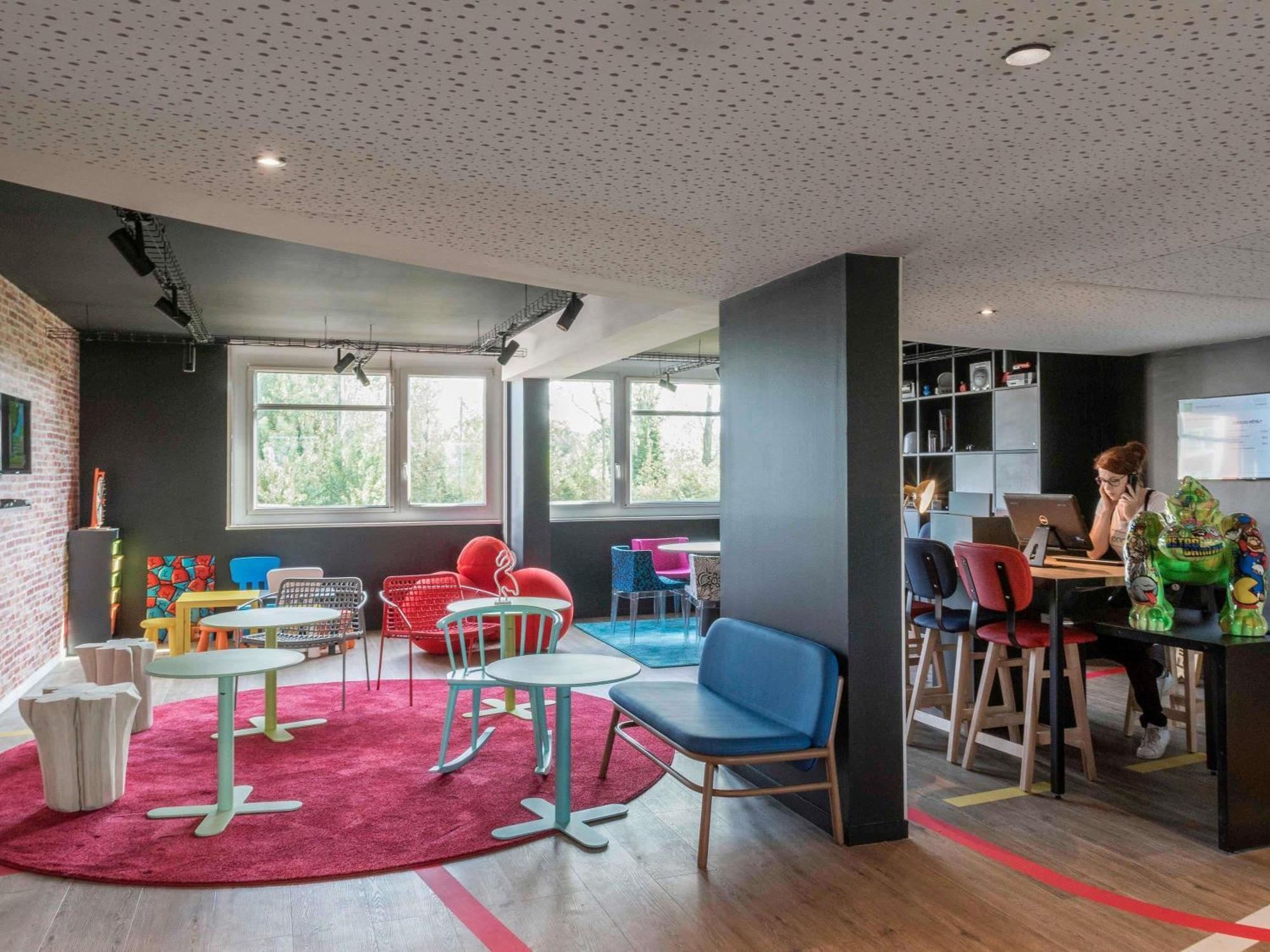 Ibis Styles Lyon Bron Eurexpo Hotel Exterior foto